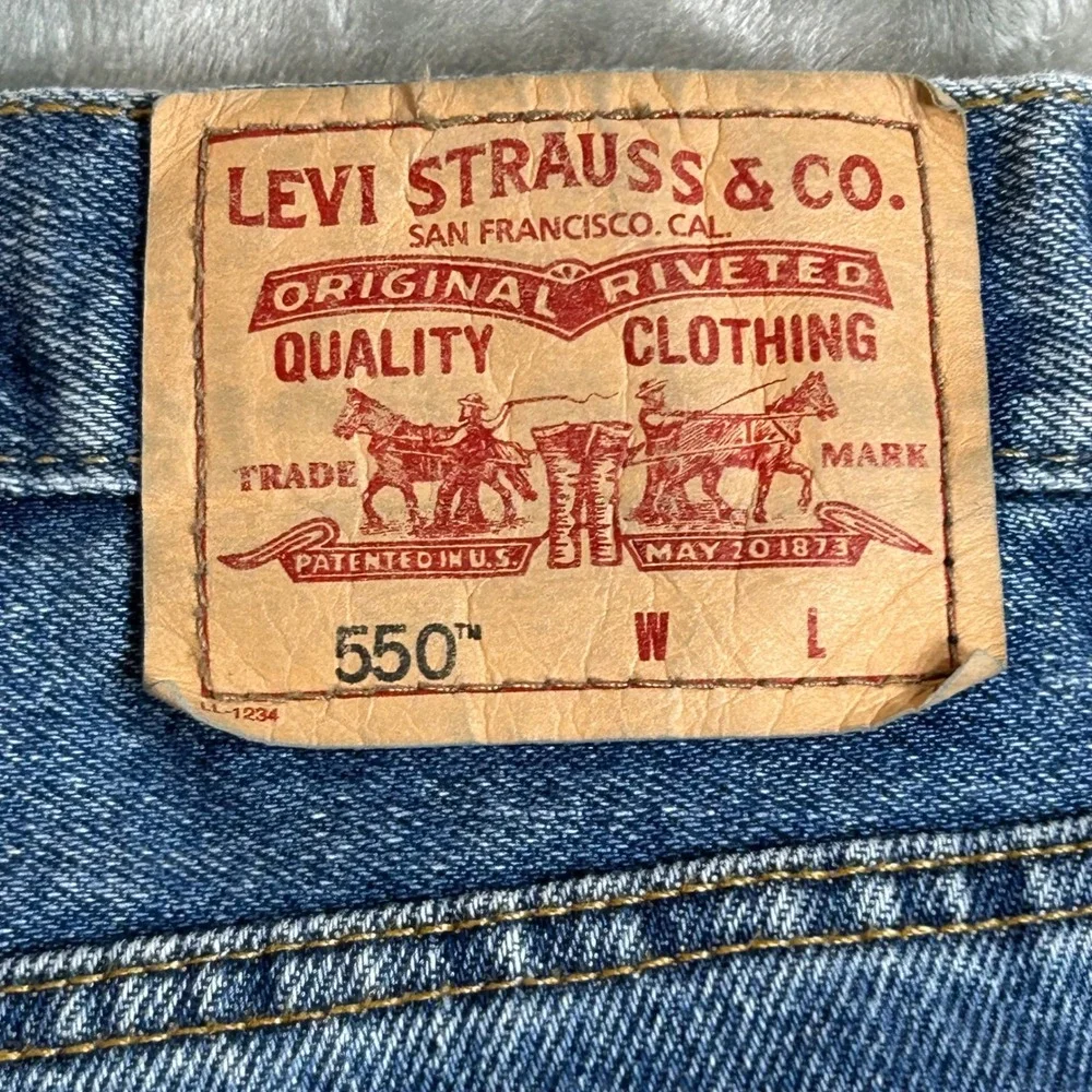 Levis 550 Relaxed Fit Mens 46x30 Medium Wash Blue Straight Leg Denim Jeans